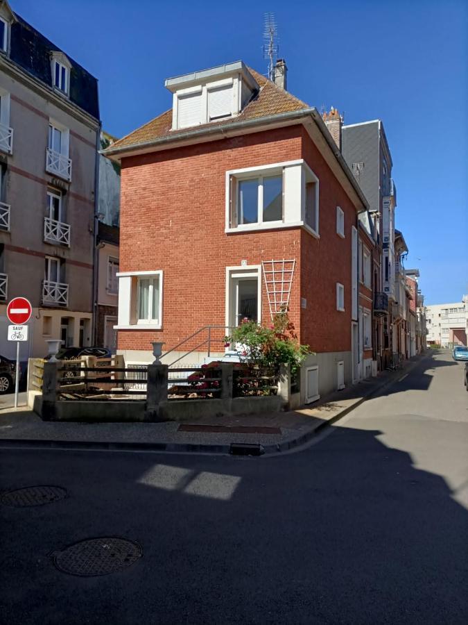 Appart en 1er étage à 120m de la mer Le Tréport Exterior foto